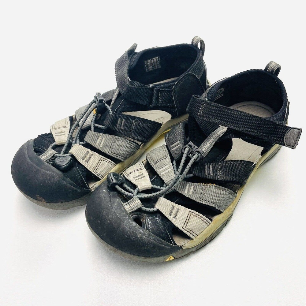 Keen Sandals Womens Newport H2 Hiking‎ Water Shoes Sz 5 Black Gray Bungee Strap